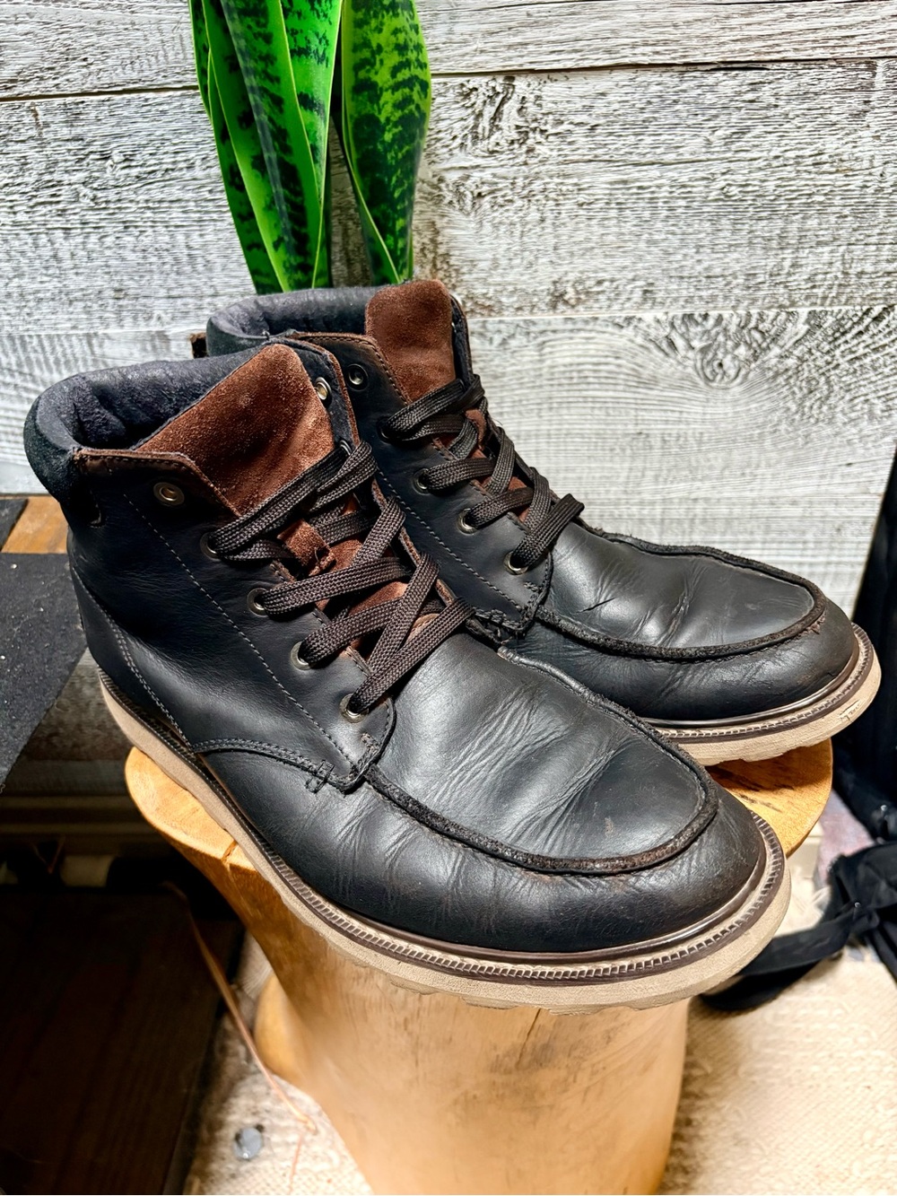 Sorel | "Madson" Moc Toe Leather Ankle Boot - Men's 11, Black/Tan